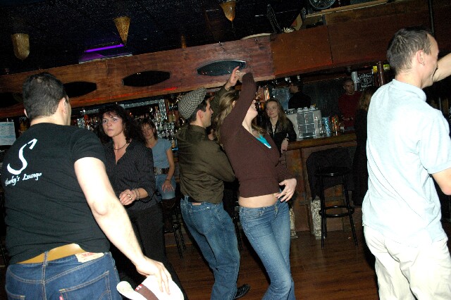 min 2005 12 18 sharkys 164